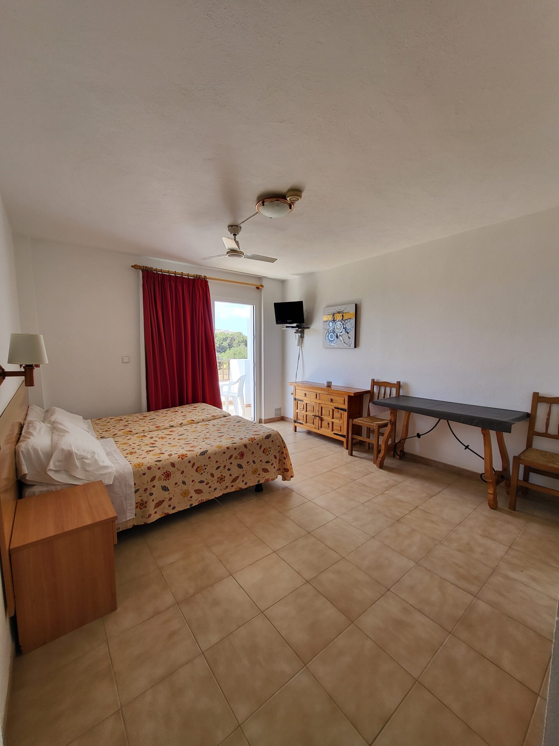 Piscina Apartamentos Mar Bella Ibiza