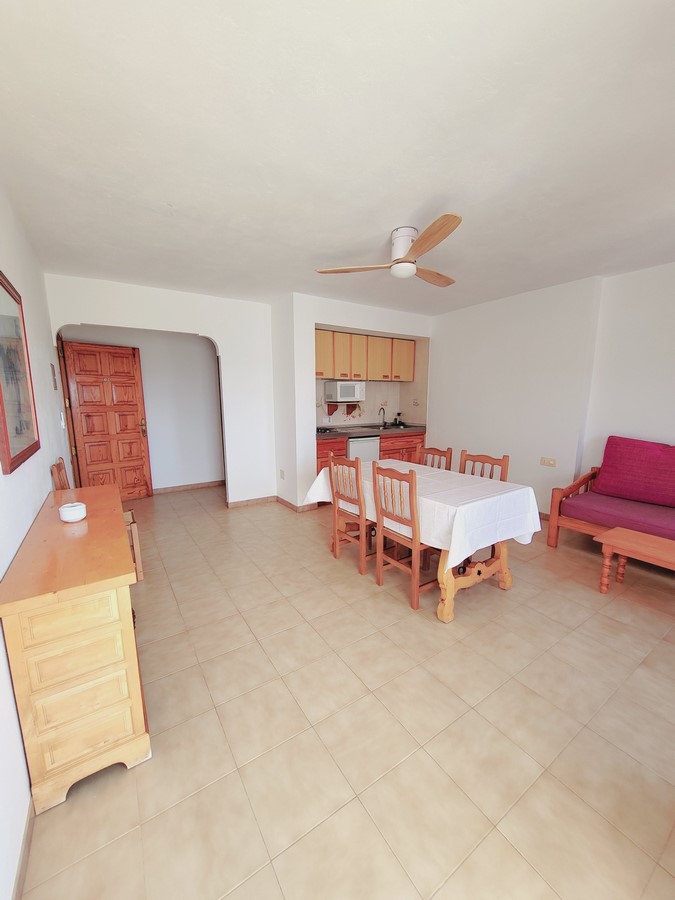 Apartamento 2 dormitorios Mar Bella Ibiza — habitación